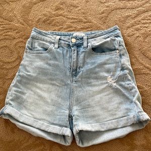 Abound shorts labeled a size 27